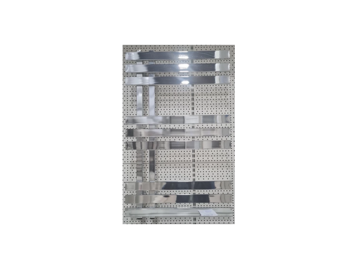 Дизайнерский полотенцесушитель Aerfild Elche 500x800 mm, crom
